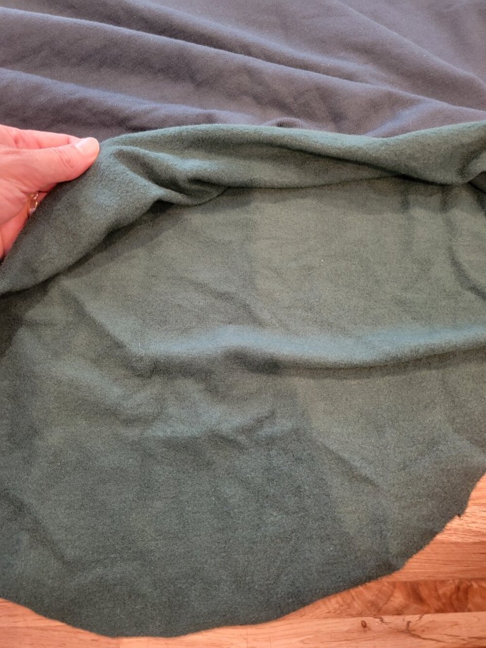 Offline by Aerie Green Round Hem Boxy Relaxed Fit Turtle Neck Fleece Top - Picture 4 of 12